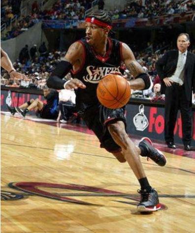 篮球——NBA常规赛：勇士胜开拓者